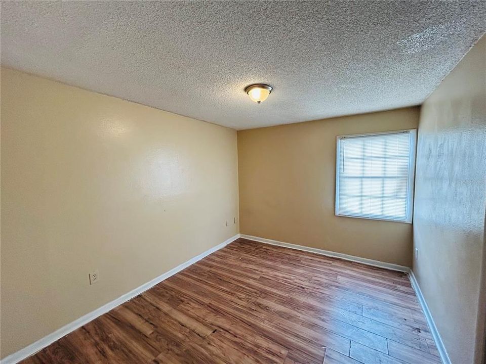 Под контрактом: $1,600 (3 спален, 2 ванн, 1338 Квадратных фут)