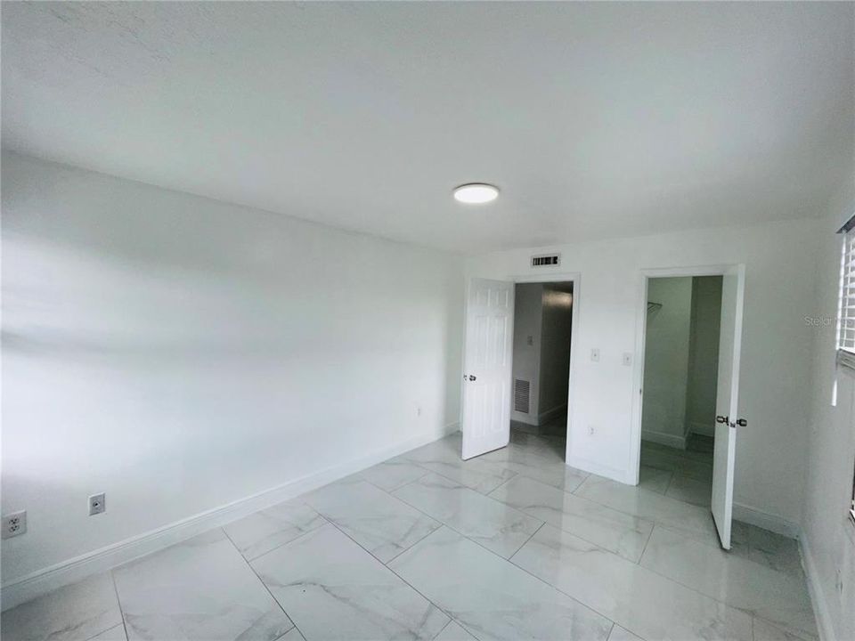 Под контрактом: $1,300 (2 спален, 1 ванн, 780 Квадратных фут)