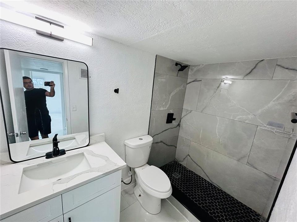 Под контрактом: $1,300 (2 спален, 1 ванн, 780 Квадратных фут)