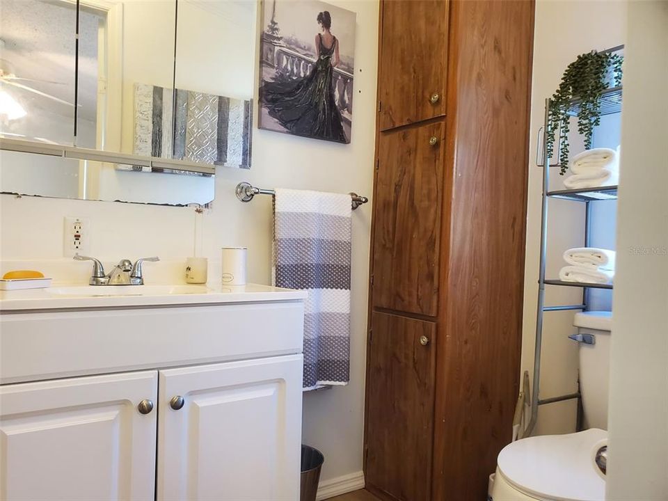 待售: $360,000 (3 贝兹, 2 浴室, 1252 平方英尺)