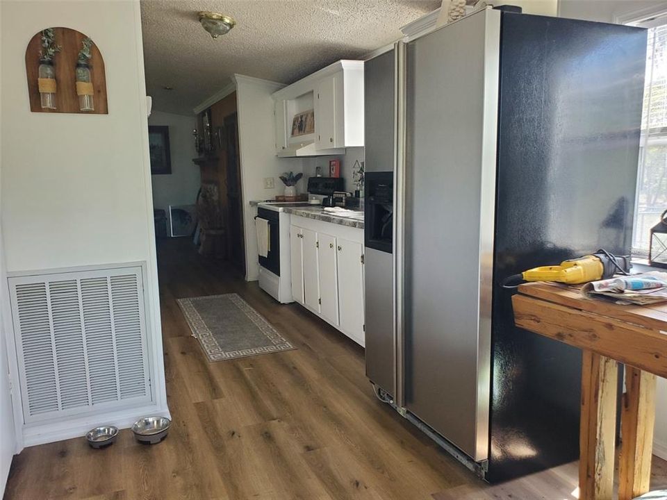 待售: $360,000 (3 贝兹, 2 浴室, 1252 平方英尺)