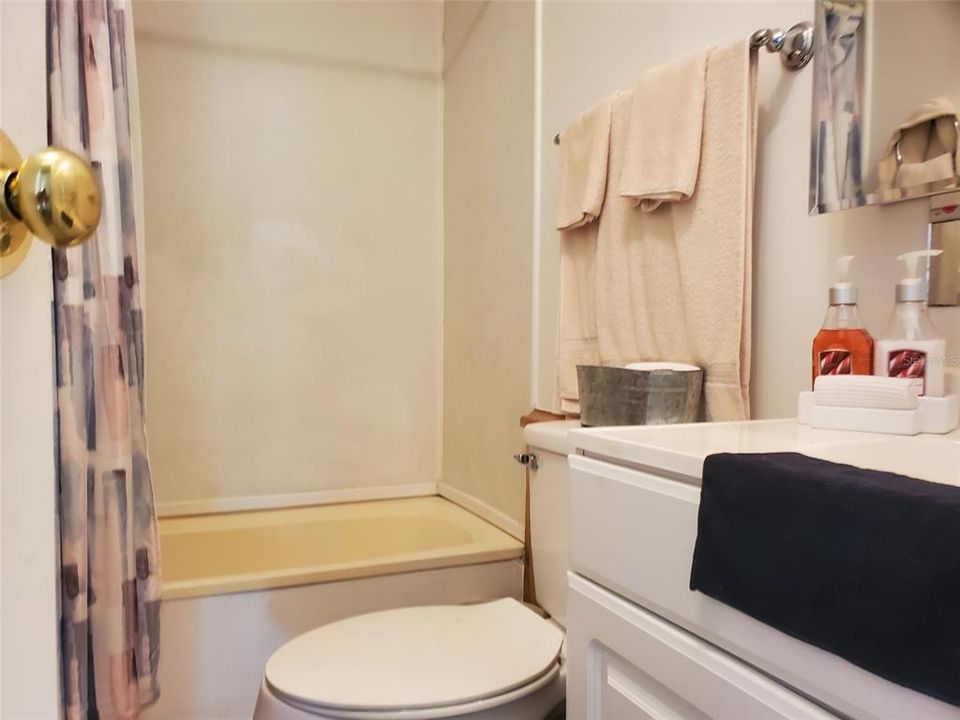 待售: $360,000 (3 贝兹, 2 浴室, 1252 平方英尺)