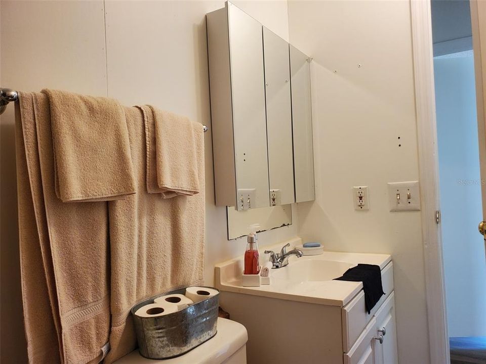 待售: $360,000 (3 贝兹, 2 浴室, 1252 平方英尺)