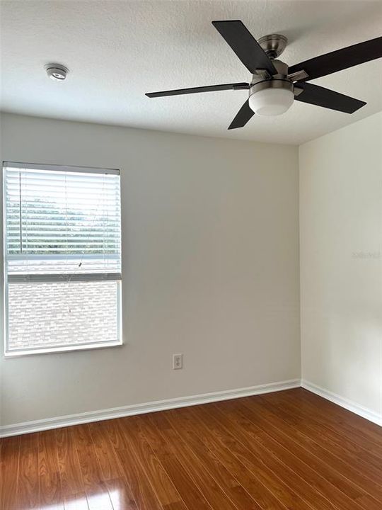 Под контрактом: $2,800 (4 спален, 3 ванн, 1512 Квадратных фут)