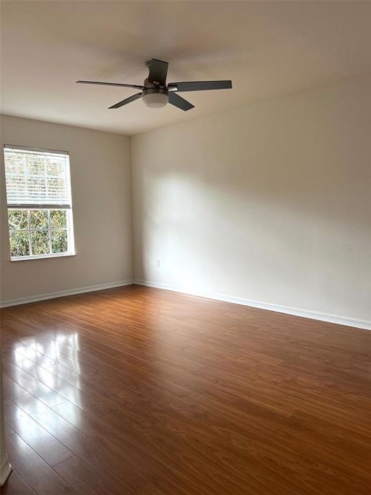 Под контрактом: $2,800 (4 спален, 3 ванн, 1512 Квадратных фут)