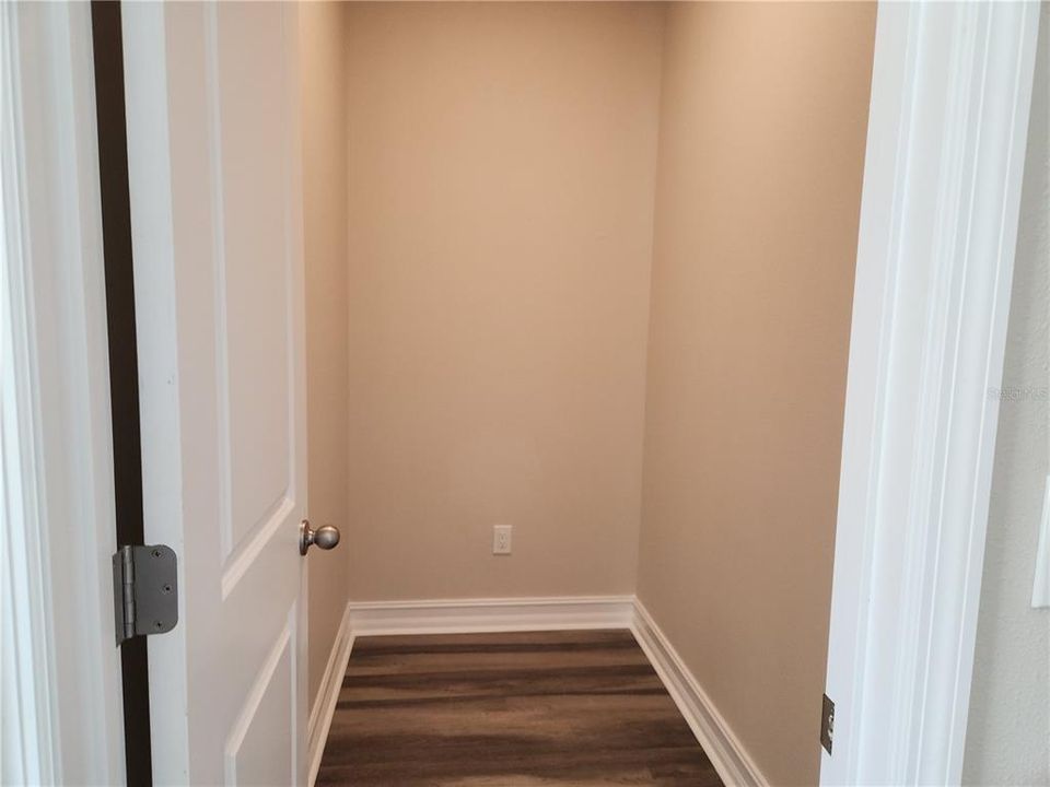 For Sale: $498,000 (3 beds, 2 baths, 2201 Square Feet)