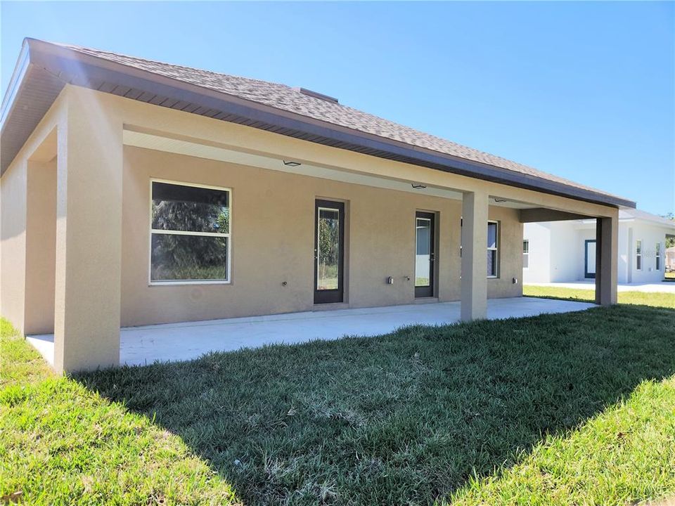 合同活跃: $449,000 (3 贝兹, 2 浴室, 1682 平方英尺)