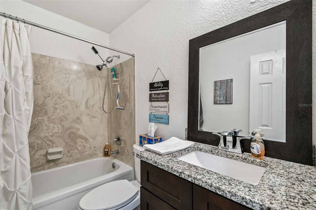 На продажу: $243,500 (2 спален, 2 ванн, 1146 Квадратных фут)