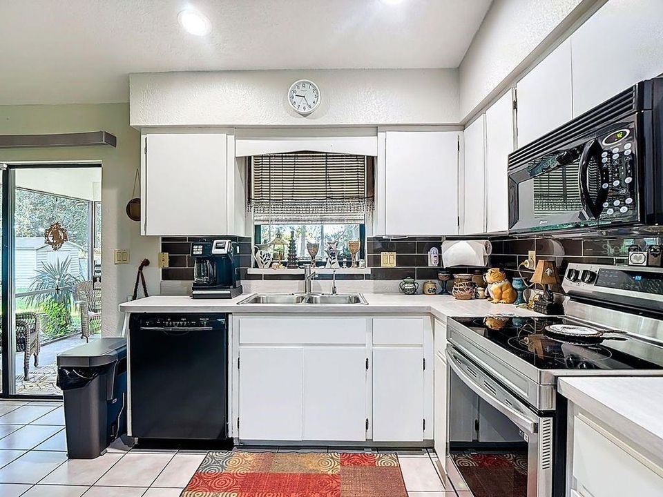 待售: $269,900 (2 贝兹, 2 浴室, 1002 平方英尺)