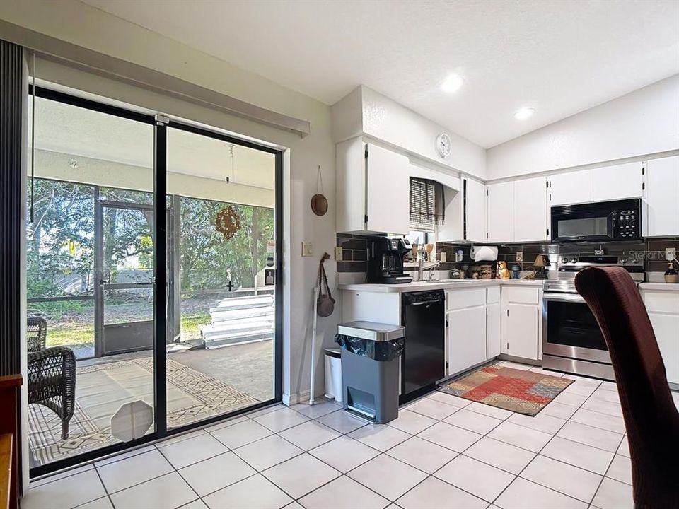 待售: $269,900 (2 贝兹, 2 浴室, 1002 平方英尺)