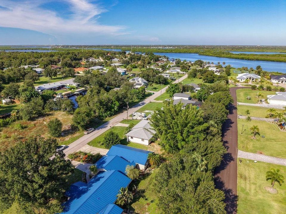 待售: $269,900 (2 贝兹, 2 浴室, 1002 平方英尺)