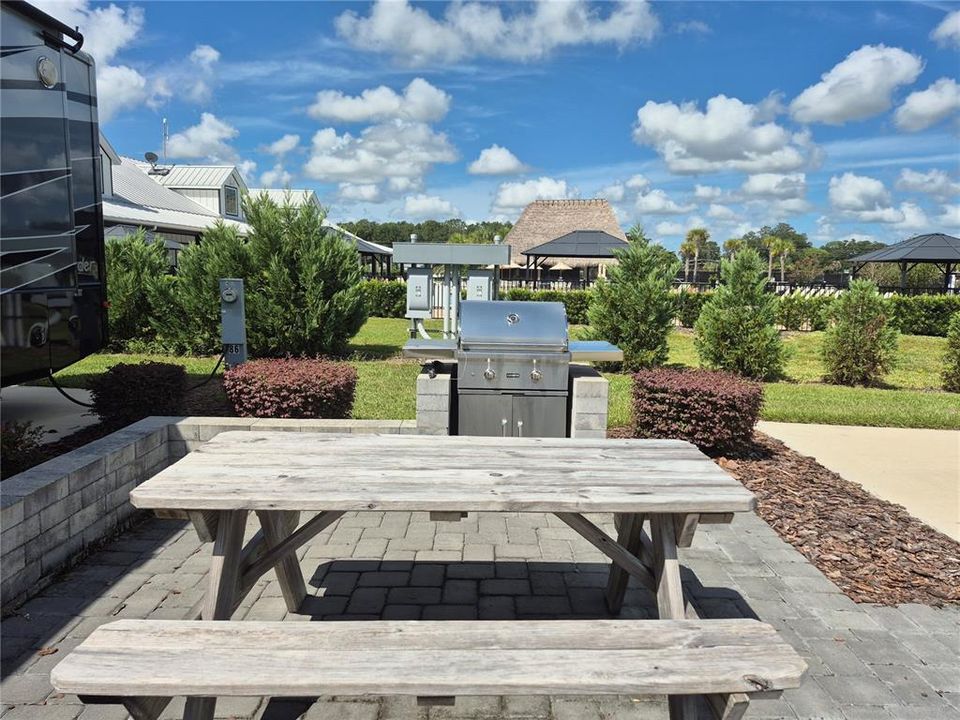 待售: $209,900 (0.07 acres)