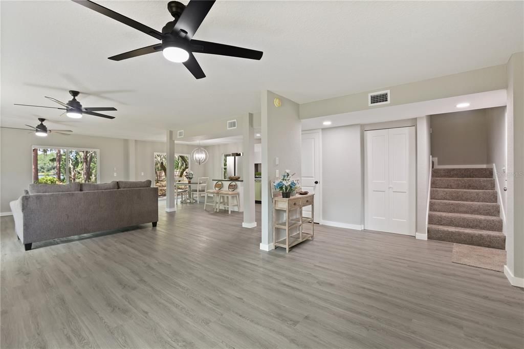 En Venta: $334,000 (2 camas, 2 baños, 1904 Pies cuadrados)