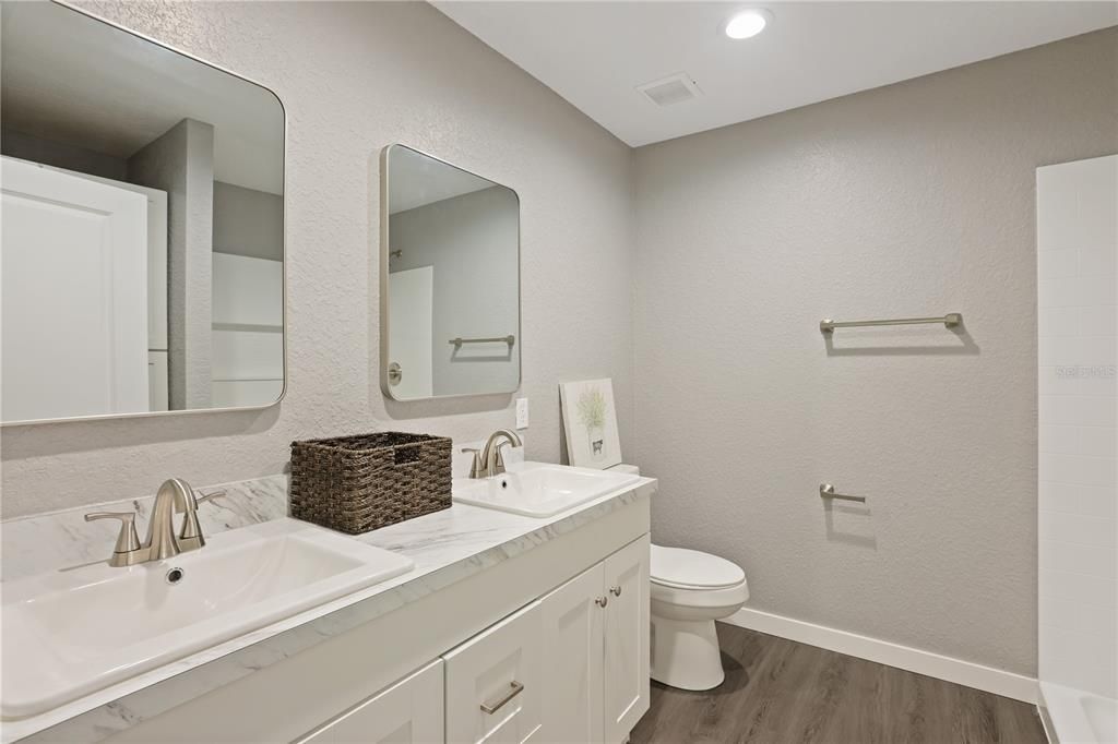 En Venta: $334,000 (2 camas, 2 baños, 1904 Pies cuadrados)