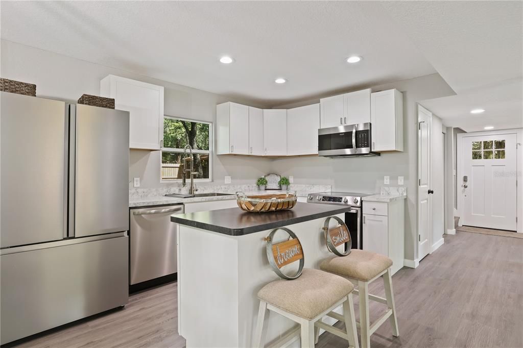 En Venta: $334,000 (2 camas, 2 baños, 1904 Pies cuadrados)