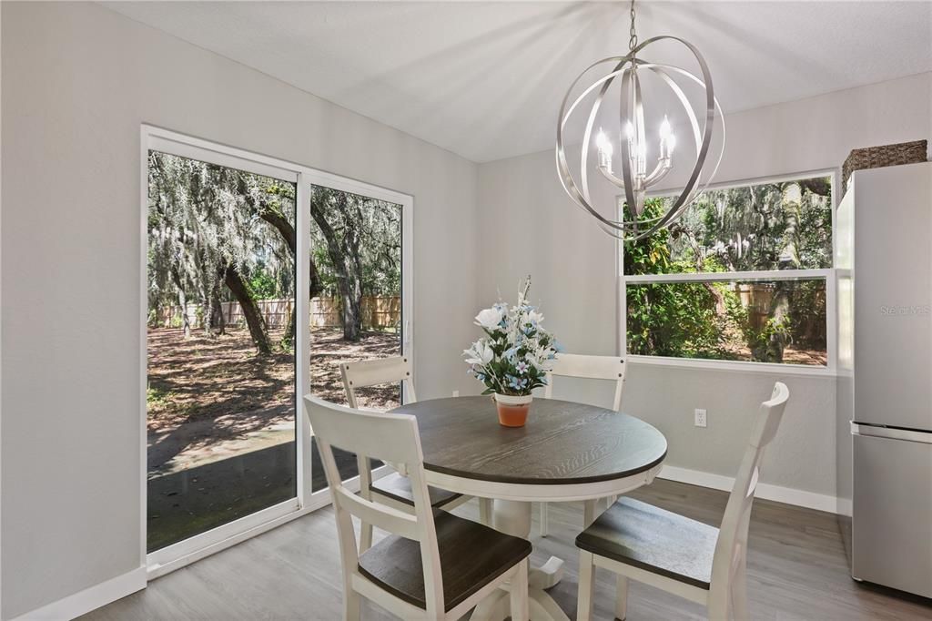 En Venta: $334,000 (2 camas, 2 baños, 1904 Pies cuadrados)