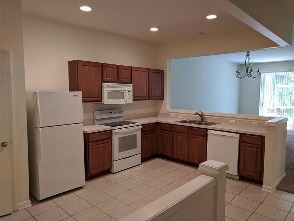 For Rent: $1,950 (3 beds, 2 baths, 1588 Square Feet)