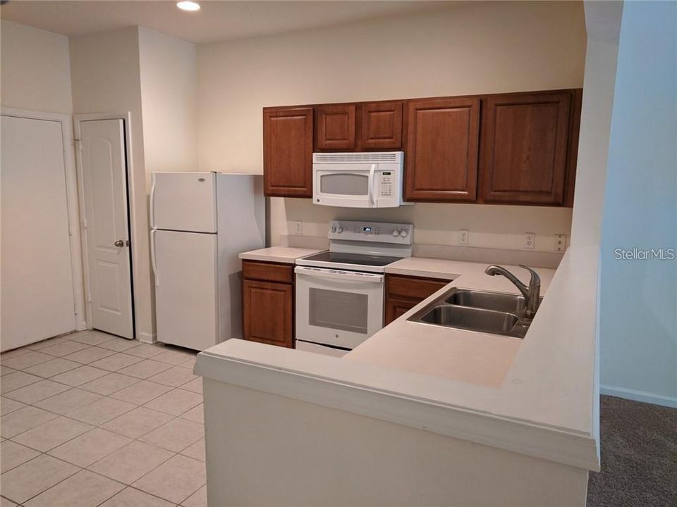 For Rent: $1,950 (3 beds, 2 baths, 1588 Square Feet)