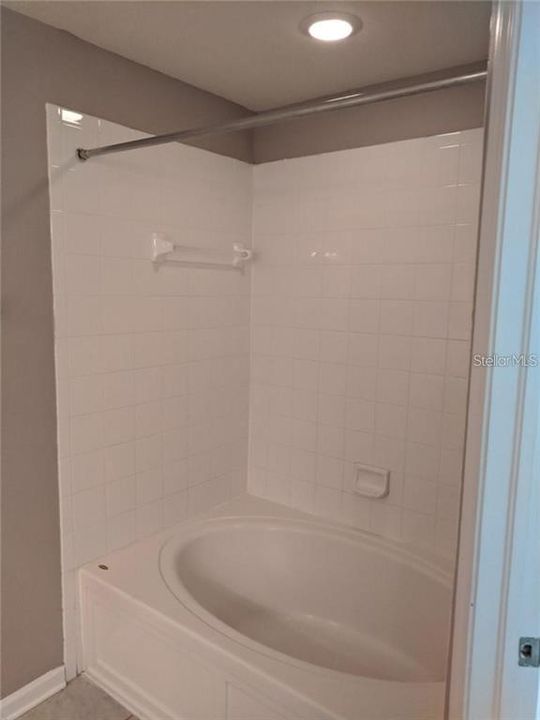 For Rent: $1,950 (3 beds, 2 baths, 1588 Square Feet)