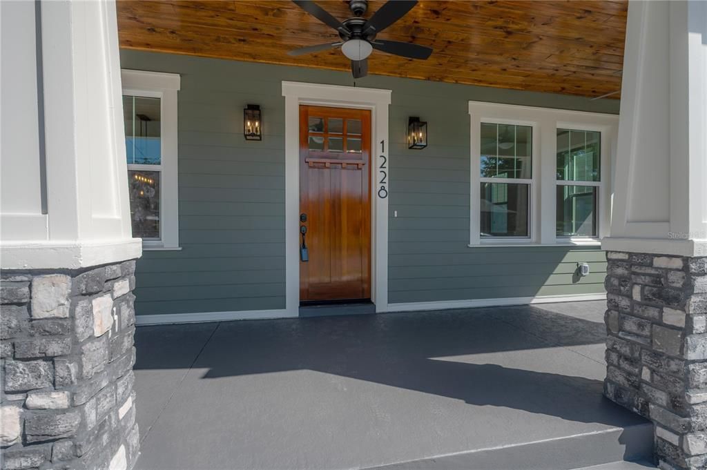 Под контрактом: $741,260 (3 спален, 3 ванн, 2151 Квадратных фут)