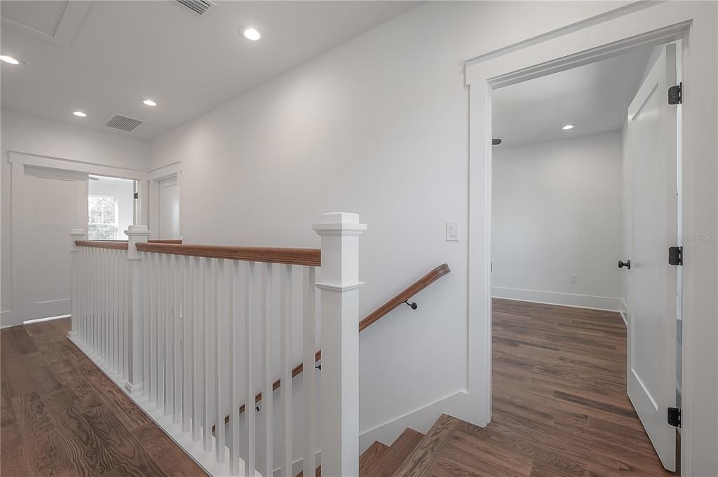 Под контрактом: $741,260 (3 спален, 3 ванн, 2151 Квадратных фут)