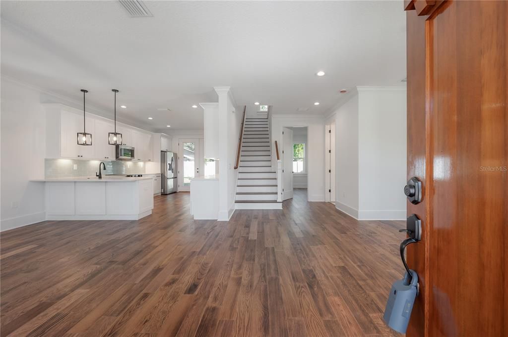 Под контрактом: $741,260 (3 спален, 3 ванн, 2151 Квадратных фут)