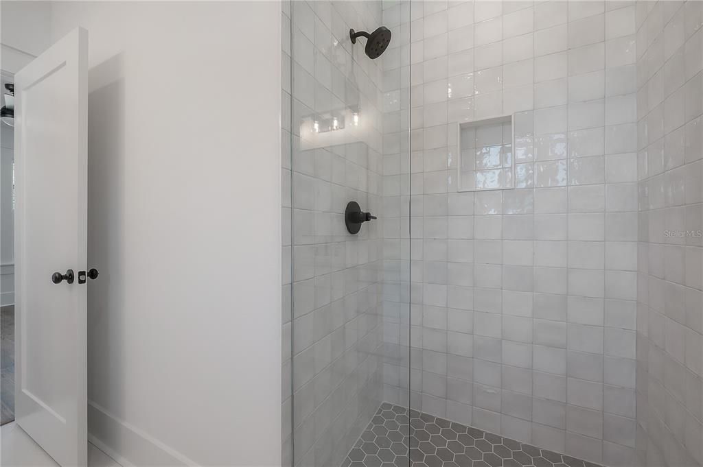 Под контрактом: $741,260 (3 спален, 3 ванн, 2151 Квадратных фут)