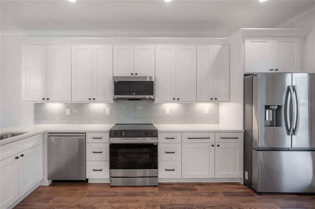 Под контрактом: $741,260 (3 спален, 3 ванн, 2151 Квадратных фут)