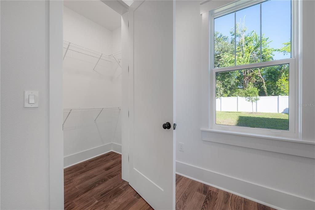 Под контрактом: $741,260 (3 спален, 3 ванн, 2151 Квадратных фут)