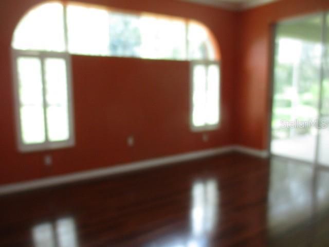 Под контрактом: $279,000 (3 спален, 2 ванн, 1984 Квадратных фут)