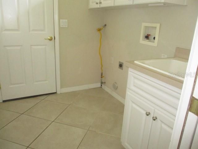 Под контрактом: $279,000 (3 спален, 2 ванн, 1984 Квадратных фут)