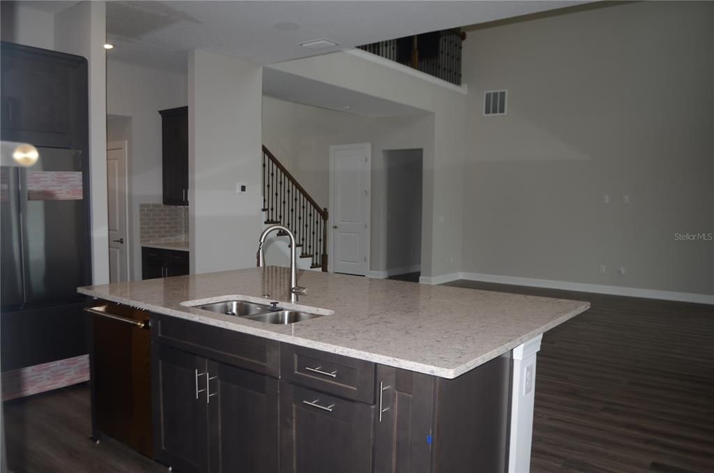 For Rent: $6,800 (6 beds, 5 baths, 5091 Square Feet)