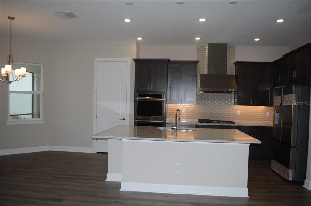 For Rent: $6,800 (6 beds, 5 baths, 5091 Square Feet)