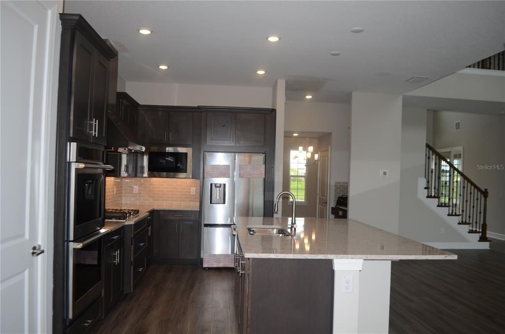 For Rent: $6,800 (6 beds, 5 baths, 5091 Square Feet)