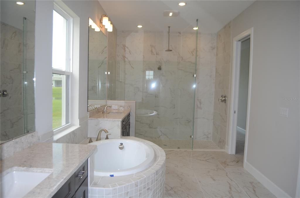 For Rent: $6,800 (6 beds, 5 baths, 5091 Square Feet)