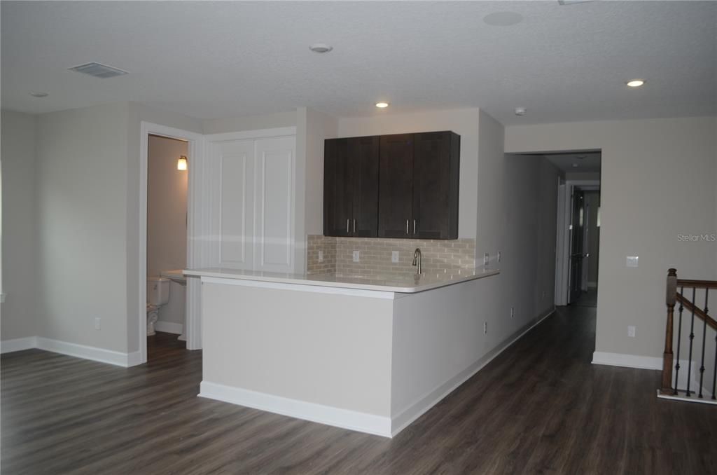 For Rent: $6,800 (6 beds, 5 baths, 5091 Square Feet)