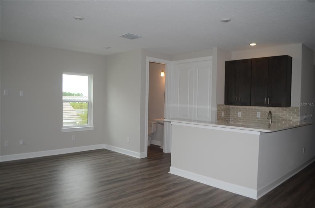 For Rent: $6,800 (6 beds, 5 baths, 5091 Square Feet)