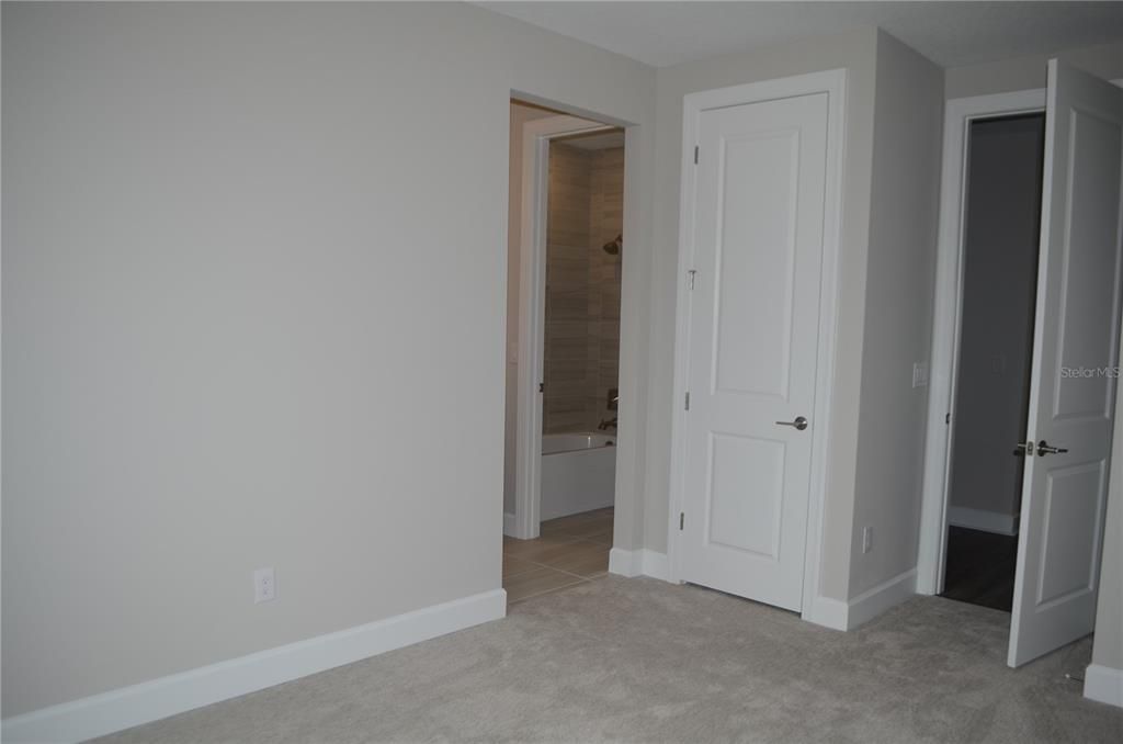 For Rent: $6,800 (6 beds, 5 baths, 5091 Square Feet)