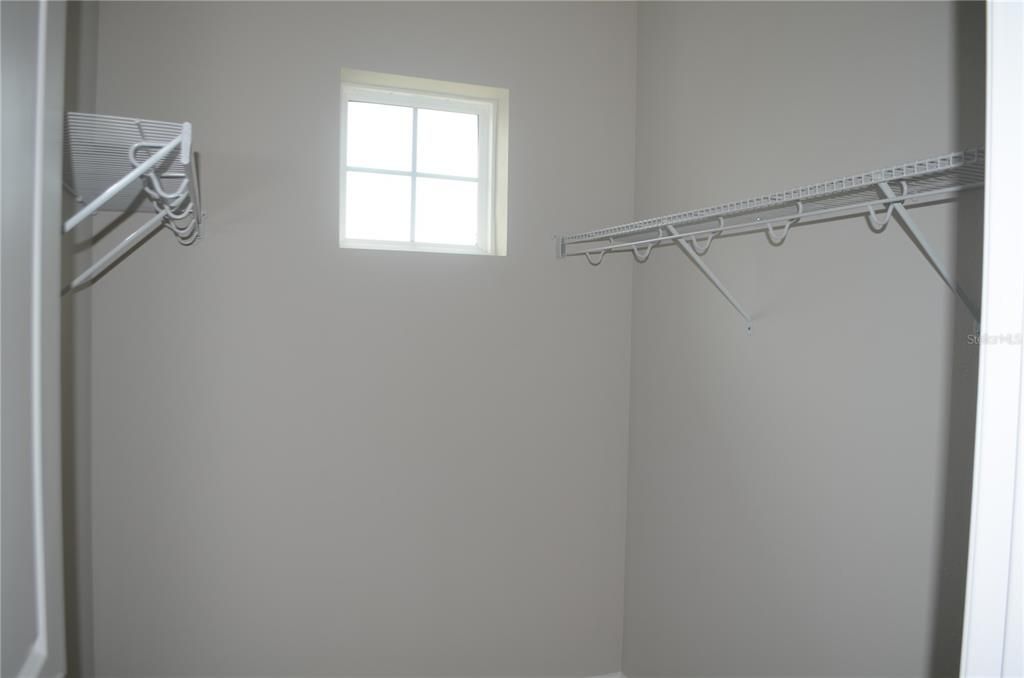 For Rent: $6,800 (6 beds, 5 baths, 5091 Square Feet)