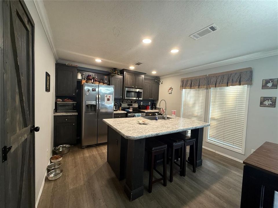 For Sale: $289,000 (4 beds, 3 baths, 1856 Square Feet)