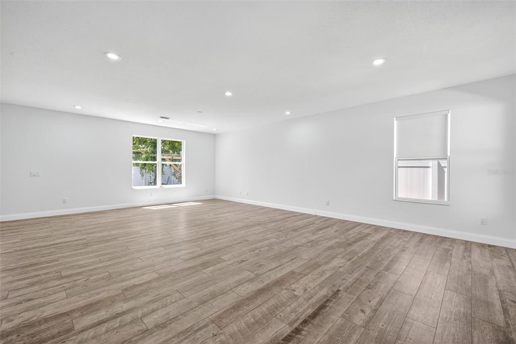 Active With Contract: $750,000 (3 beds, 2 baths, 2509 Square Feet)