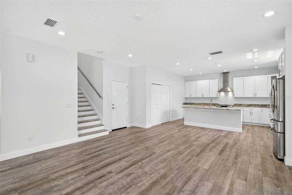 Active With Contract: $750,000 (3 beds, 2 baths, 2509 Square Feet)