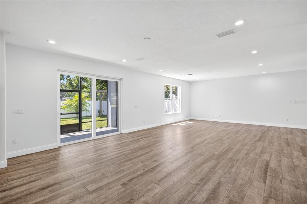 Active With Contract: $750,000 (3 beds, 2 baths, 2509 Square Feet)