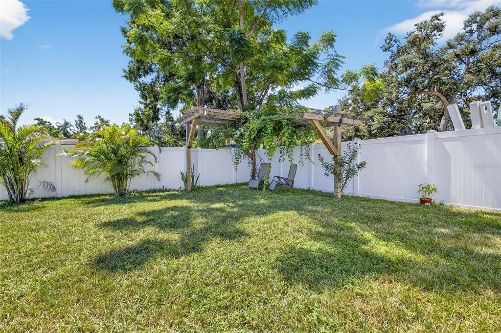 Active With Contract: $750,000 (3 beds, 2 baths, 2509 Square Feet)