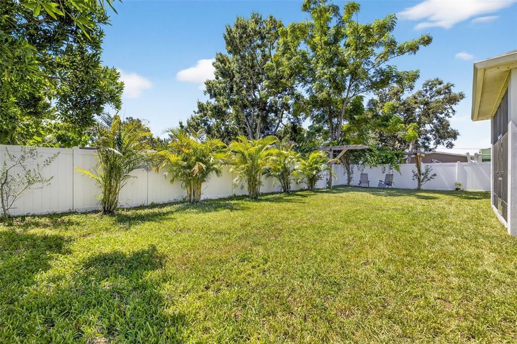 Active With Contract: $750,000 (3 beds, 2 baths, 2509 Square Feet)