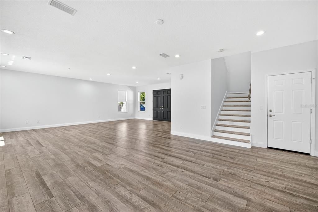 Active With Contract: $750,000 (3 beds, 2 baths, 2509 Square Feet)