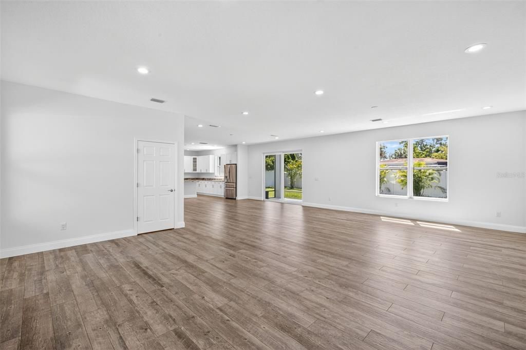 Active With Contract: $750,000 (3 beds, 2 baths, 2509 Square Feet)