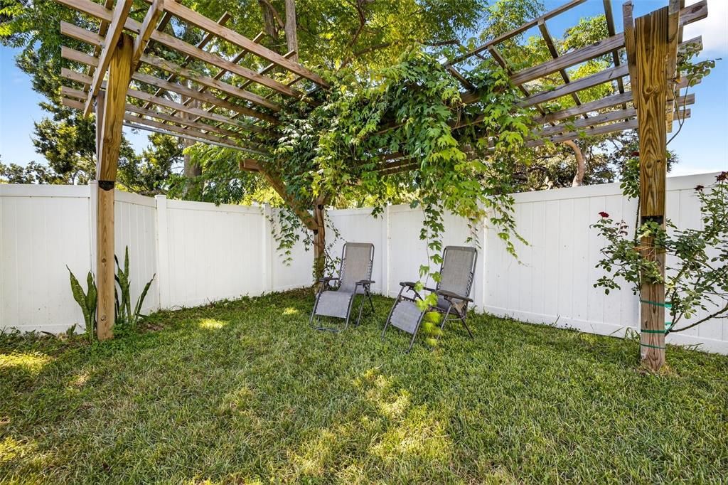 Active With Contract: $750,000 (3 beds, 2 baths, 2509 Square Feet)