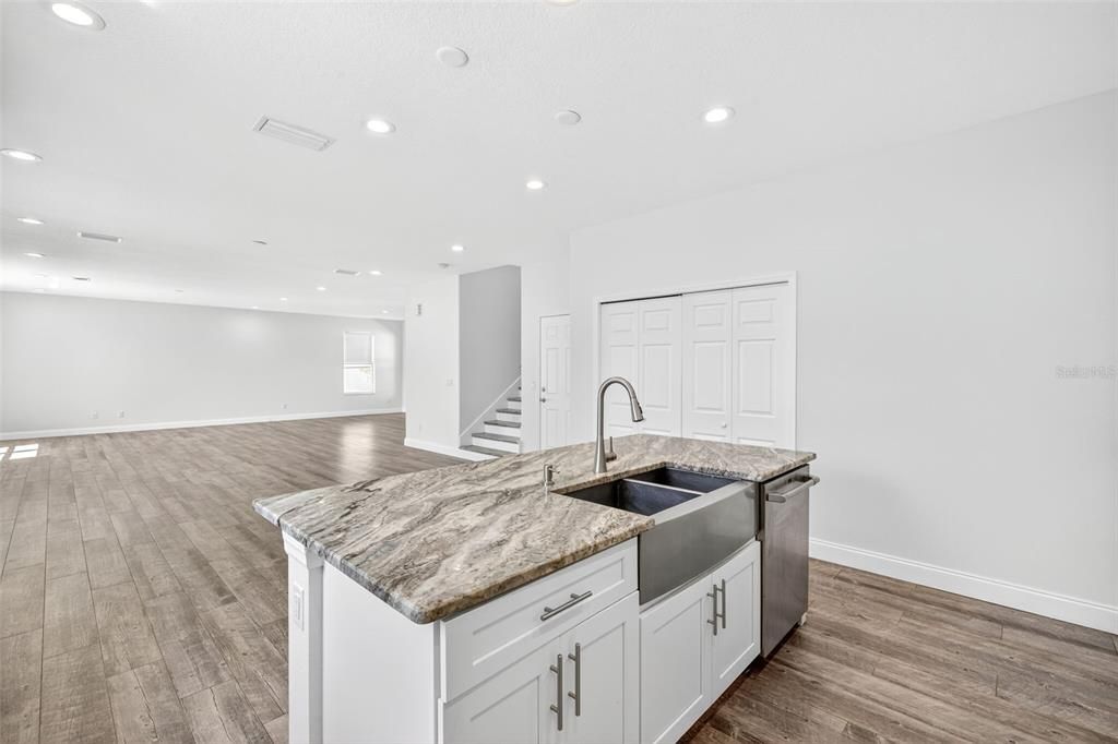 Active With Contract: $750,000 (3 beds, 2 baths, 2509 Square Feet)