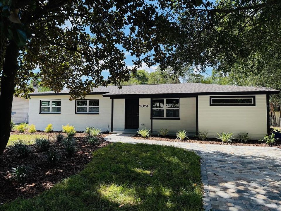 Recently Sold: $270,000 (4 beds, 3 baths, 1422 Square Feet)